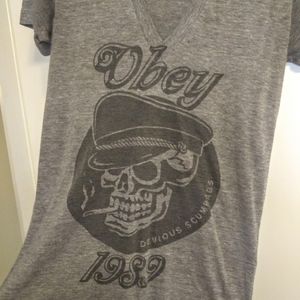 Obey tee
